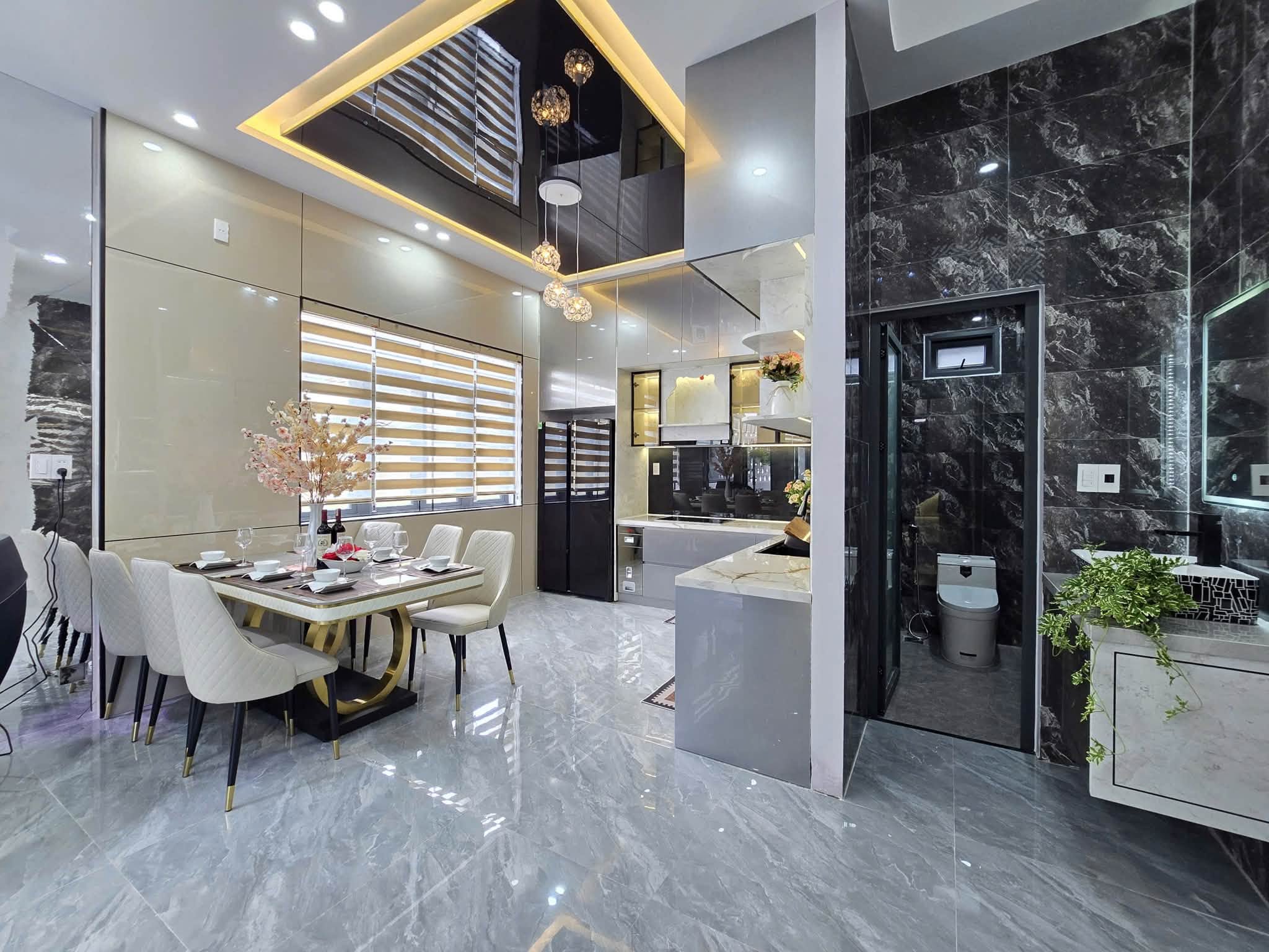 SIÊU PHẨM - VILA 3 TẦNG 2 MẶT TIỀN THOÁNG MÁT – Ô TÔ ĐẬU NGÀY ĐÊM 5