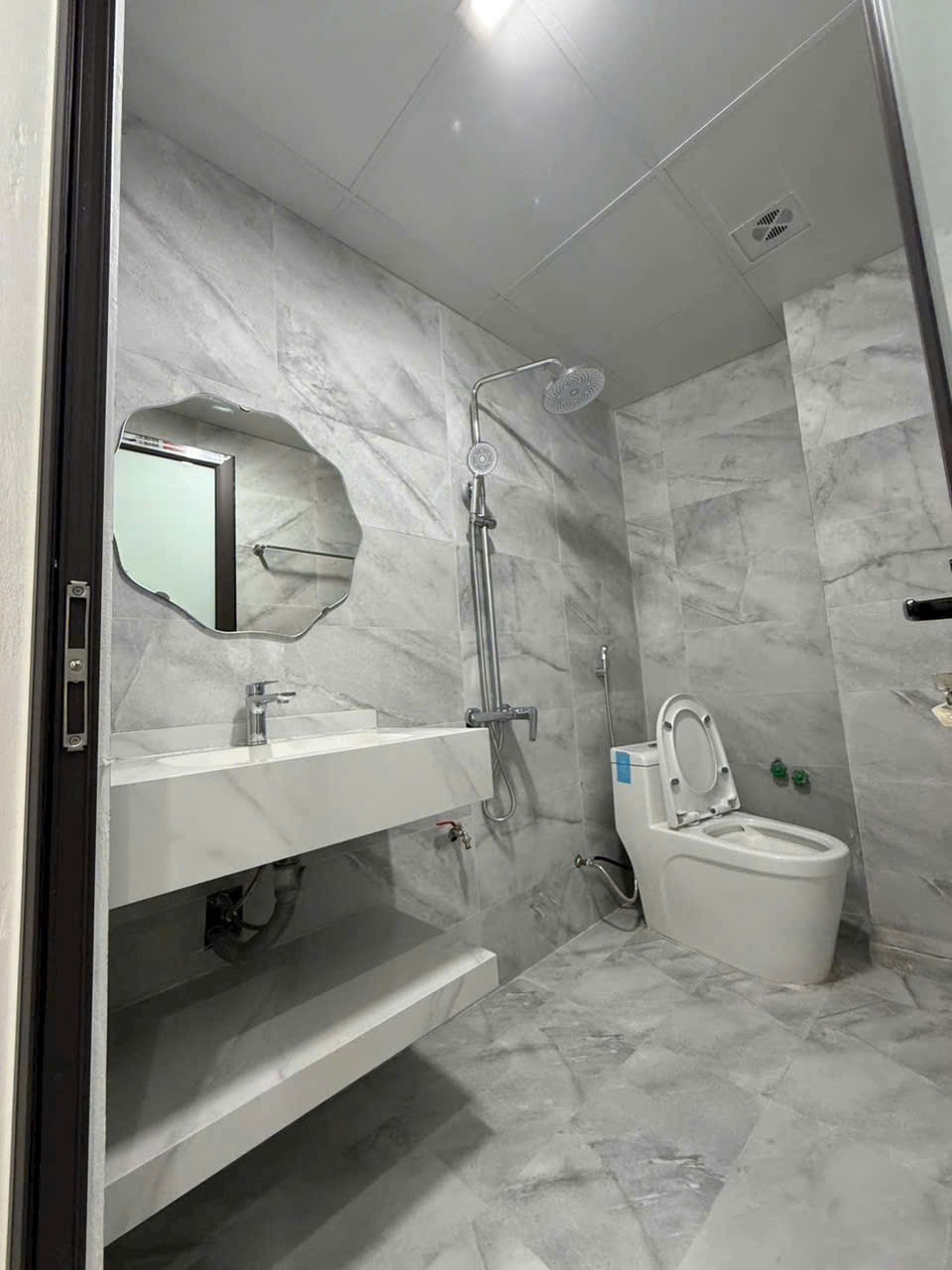 Nhà 3 tầng mới cứng Lê Viết Hưng Ngọc Châu ngõ thông giá 2.1xx tỷ 4