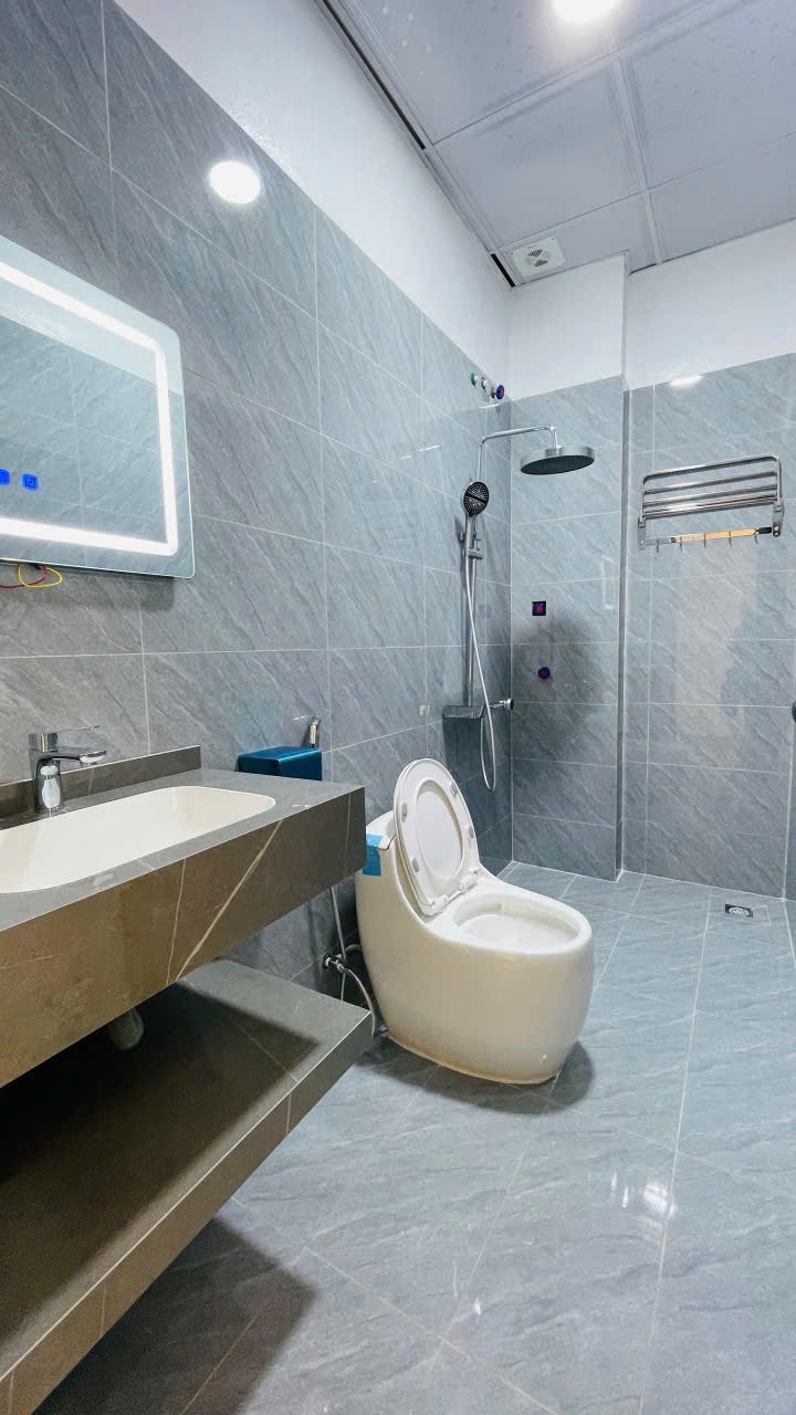 Nhà 3 tầng Vũ Hựu Thanh Bình 50m2 ngõ rộng 3m tặng full nội thất giá 3.x tỷ 4