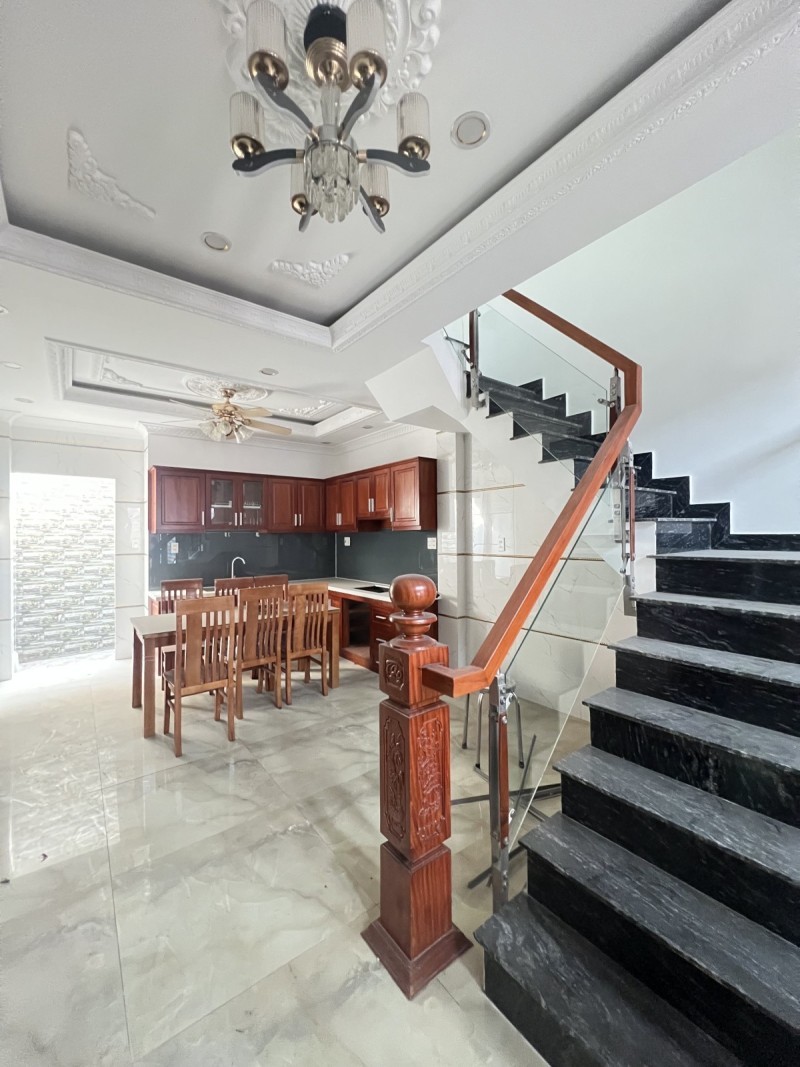 Bán nhà 4 tầng 60m2 đường số 5, Linh Tây, Thủ Đức, TP HCM. sổ hồng riêng. Giá 8,9 tỷ. 3