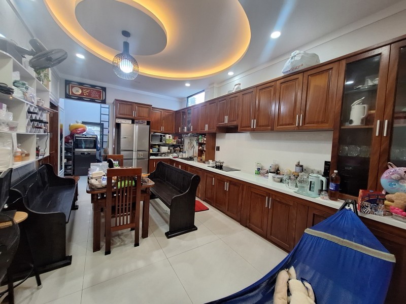 Bán nhà đường số 35, Hiệp Bình Chánh, Thủ Đức, TP HCM. DT 240m2, SHR. Giá 9,98 tỷ. 3