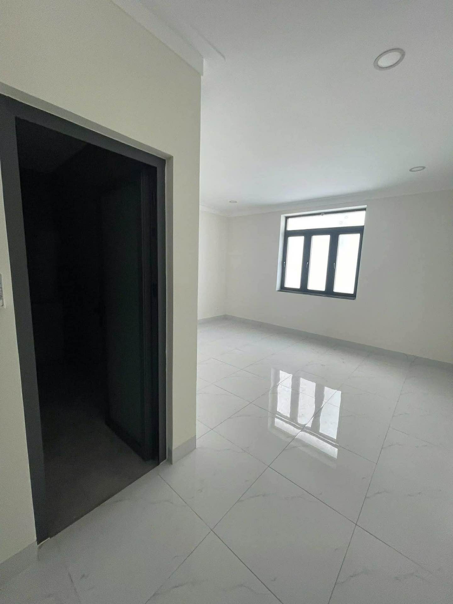 Mặt tiền ngay Lê Bôi, đối diện công viên, 5x20, Phân Lô chỉ 10 tỷ nhỉnh 3