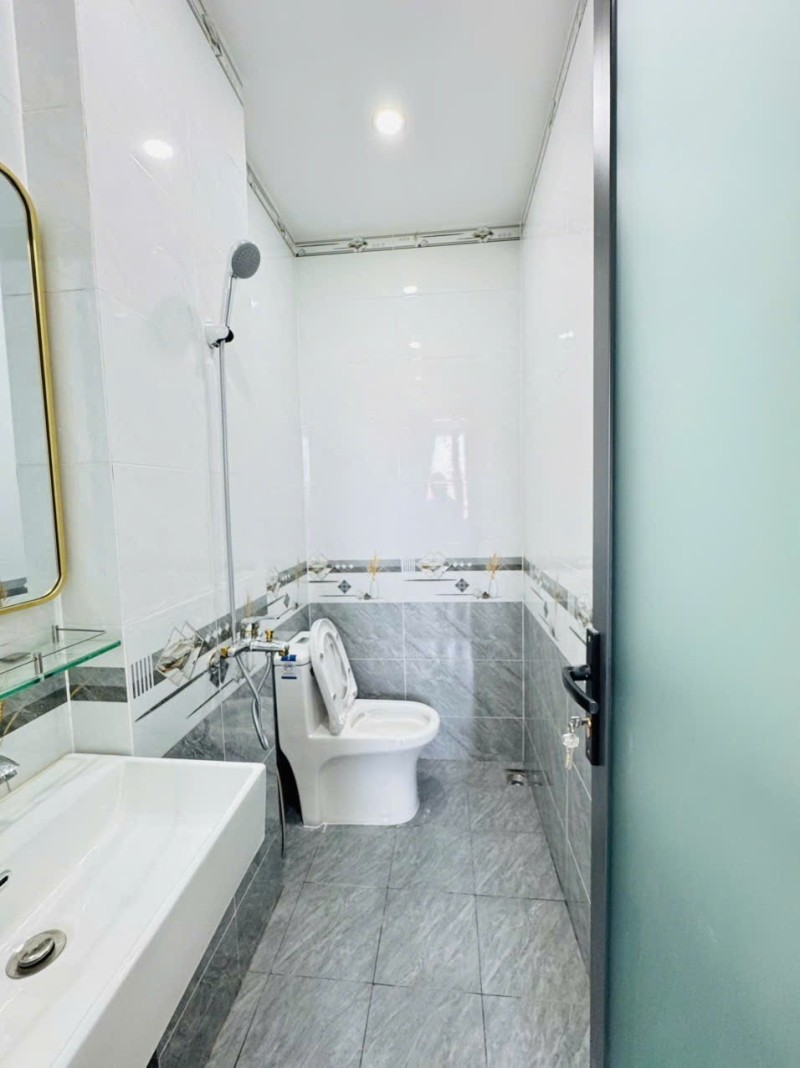 Bán nhà đường số 49, Hiệp Bình Chánh, Thủ Đức, TP HCM. DT 56m2, 3 tầng, giá  chỉ 6.85  tỷ, sổ hồng 5