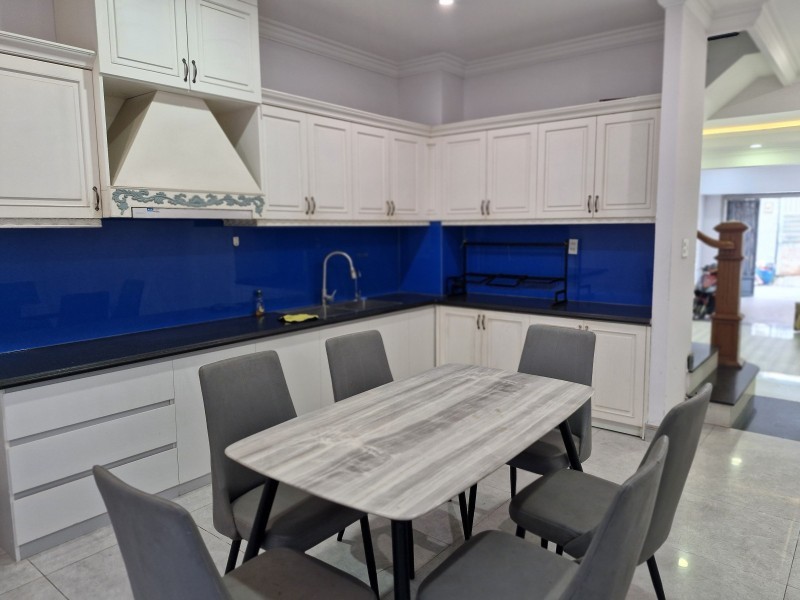Bán nhà 4 tầng đường số 42, Bình Trưng Đông, Q2, Thủ Đức, TP HCM. DT 80m2, sổ hồng riêng, giá 3