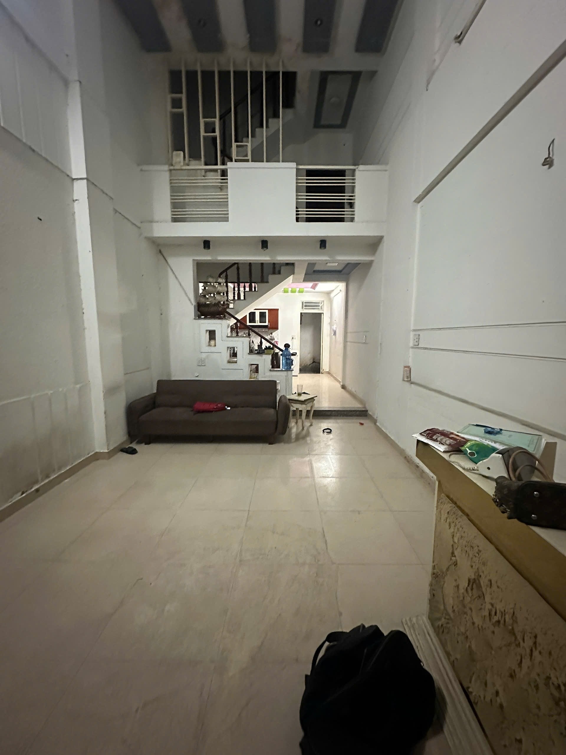 NHÀ NGUYÊN CĂN 3PN ĐỐI DIỆN VẠN PHÚC CITY,HẺM XE HƠI,GIÁ 13TR 5