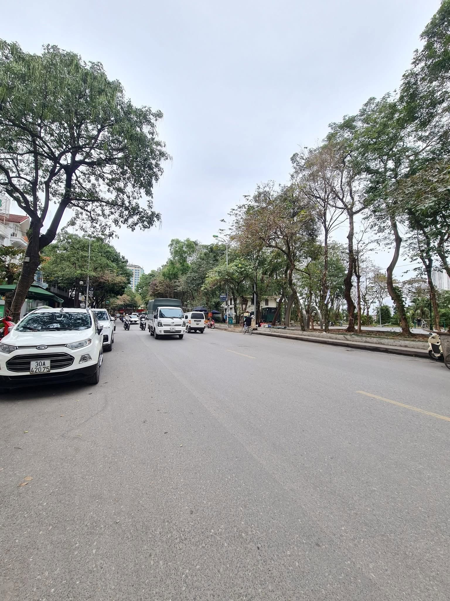 Bán Biệt thự Bắc Linh Đàm 510m2, mặt tiền 25m, siêu phẩm đẳng cấp, kinh doanh 220 tỷ