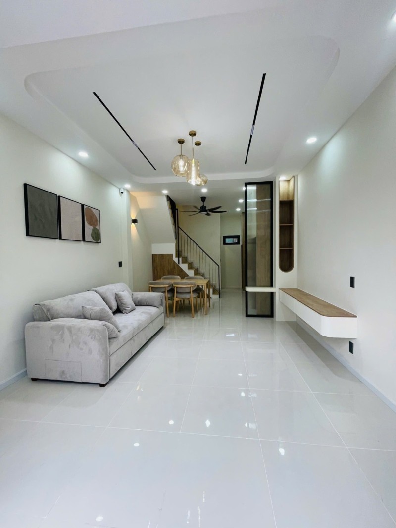 Bán nhà đường số 34, Linh Đông, Thủ Đức, TP HCM. DT 40m2, 2 tầng, sổ hồng riêng, giá 4.73  tỷ. 2