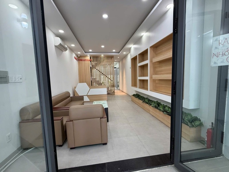 Bán nhà  đường Số 11, Trường Thọ, Thủ Đức, TP HCM. DT 112m2, 5 tầng, SHR. Giá 12,7 tỷ. 4