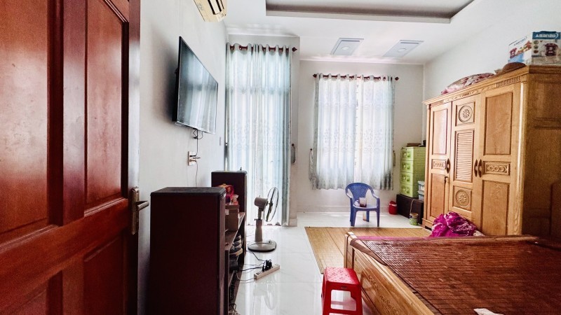 Bán nhà 3 tầng, 68m2,  đường Số 5, Linh Xuân, Thủ Đức. TP HCM. Sổ hồng riêng, giá 3,69  tỷ. 3