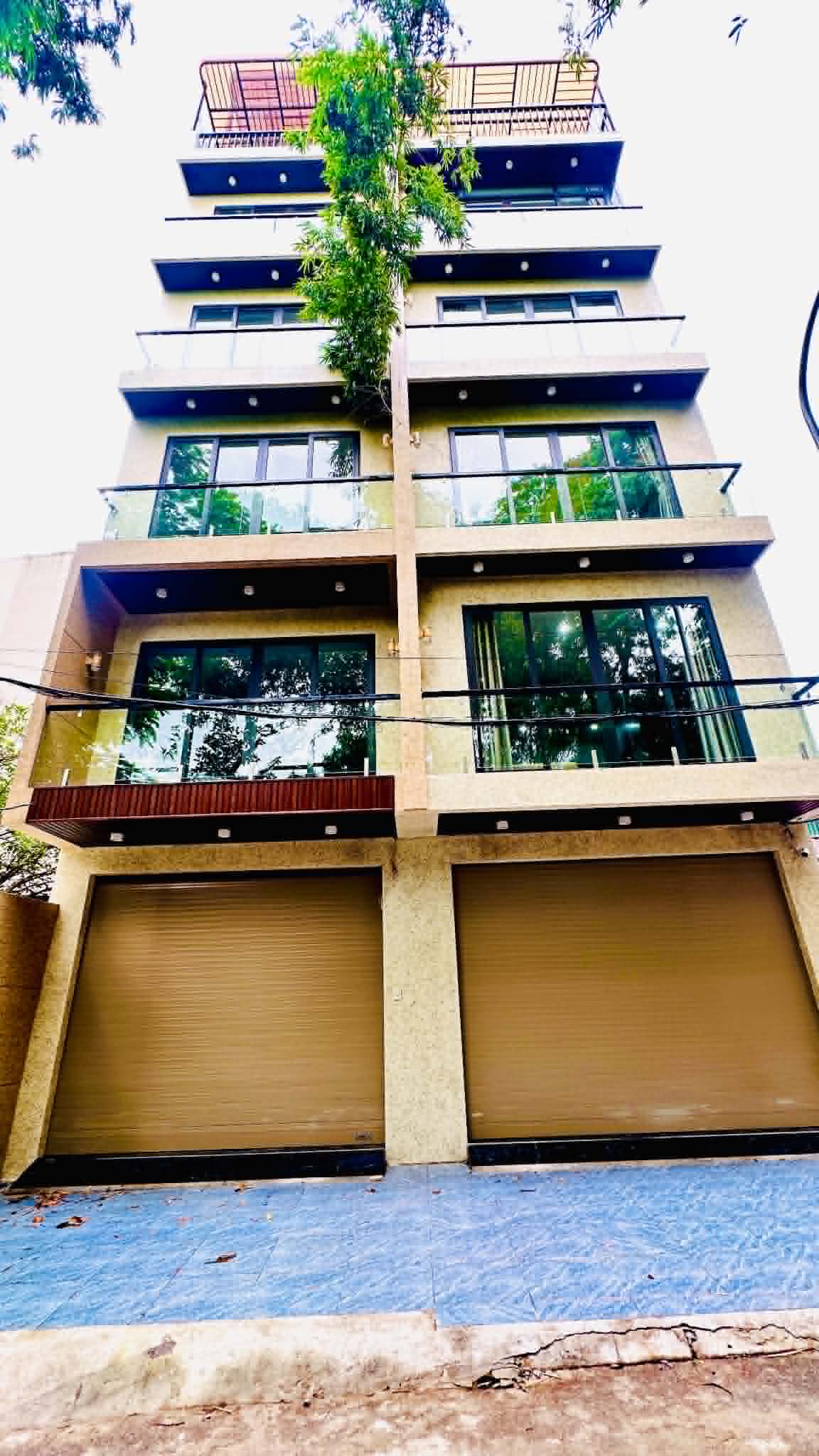 nhà đẹp Cổ Linh đối diện Aeon, ôtô tránh, 6 tầng thang máy, gara 2 ôtô, full nội thất 2