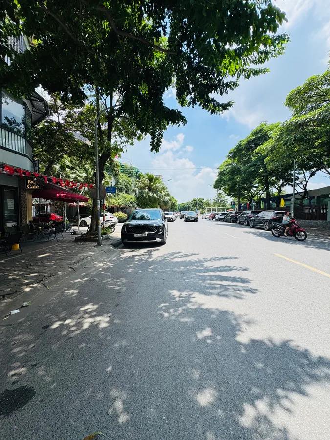 BÁN GẤP TRONG THÁNG  TOÀ VP LÔ GÓC HỒNG TIẾN, LONG BIÊN - 165M2 - 6 T THANG MÁY - MT 25M - GIÁ 77 3