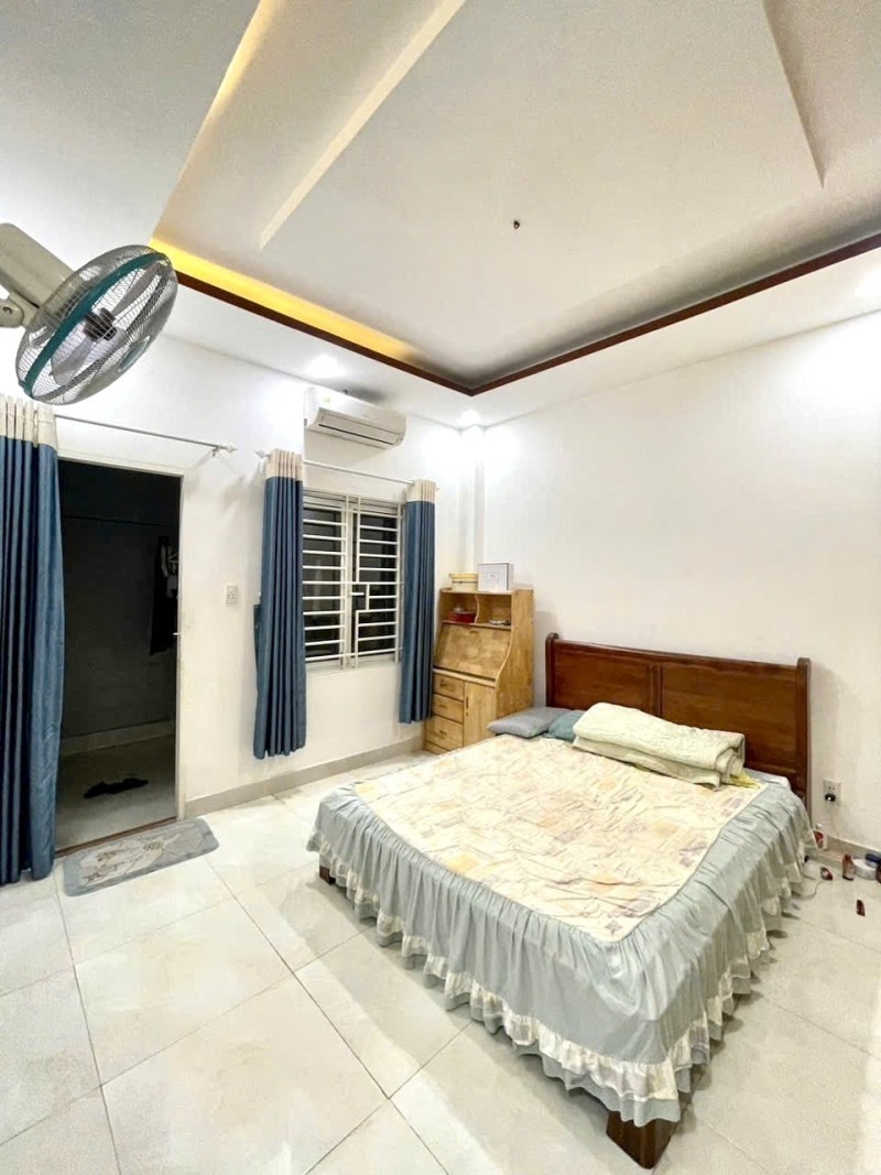 Bán nhà đường ĐT 43, Bình Chiểu, Thủ Đức, TP HCM. DT 52m2, 4 tầng, 4PN, sổ hồng riêng, giá 5,62 tỷ. 4
