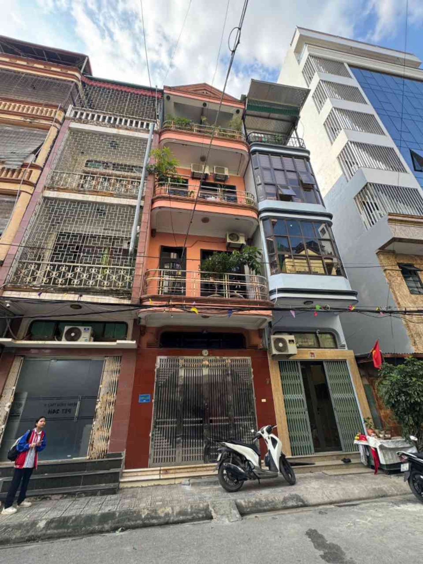 Bán nhà Thạch Bàn 10 tỷ 60m ô tô sổ đỏ Long Biên 2