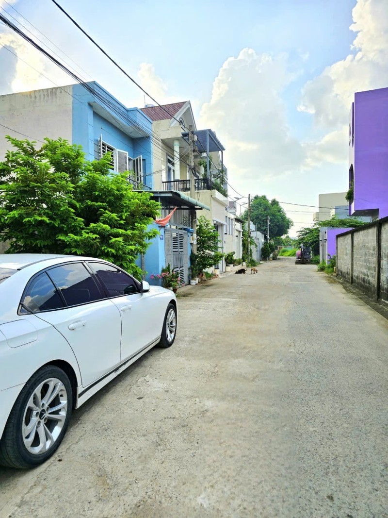Bán nhà 4 tầng 50m2 đường Nguyễn Duy Trinh, P. Trường Thạnh, Q9. TP HCM. Giá 4,99  tỷ. Sổ hồng 5