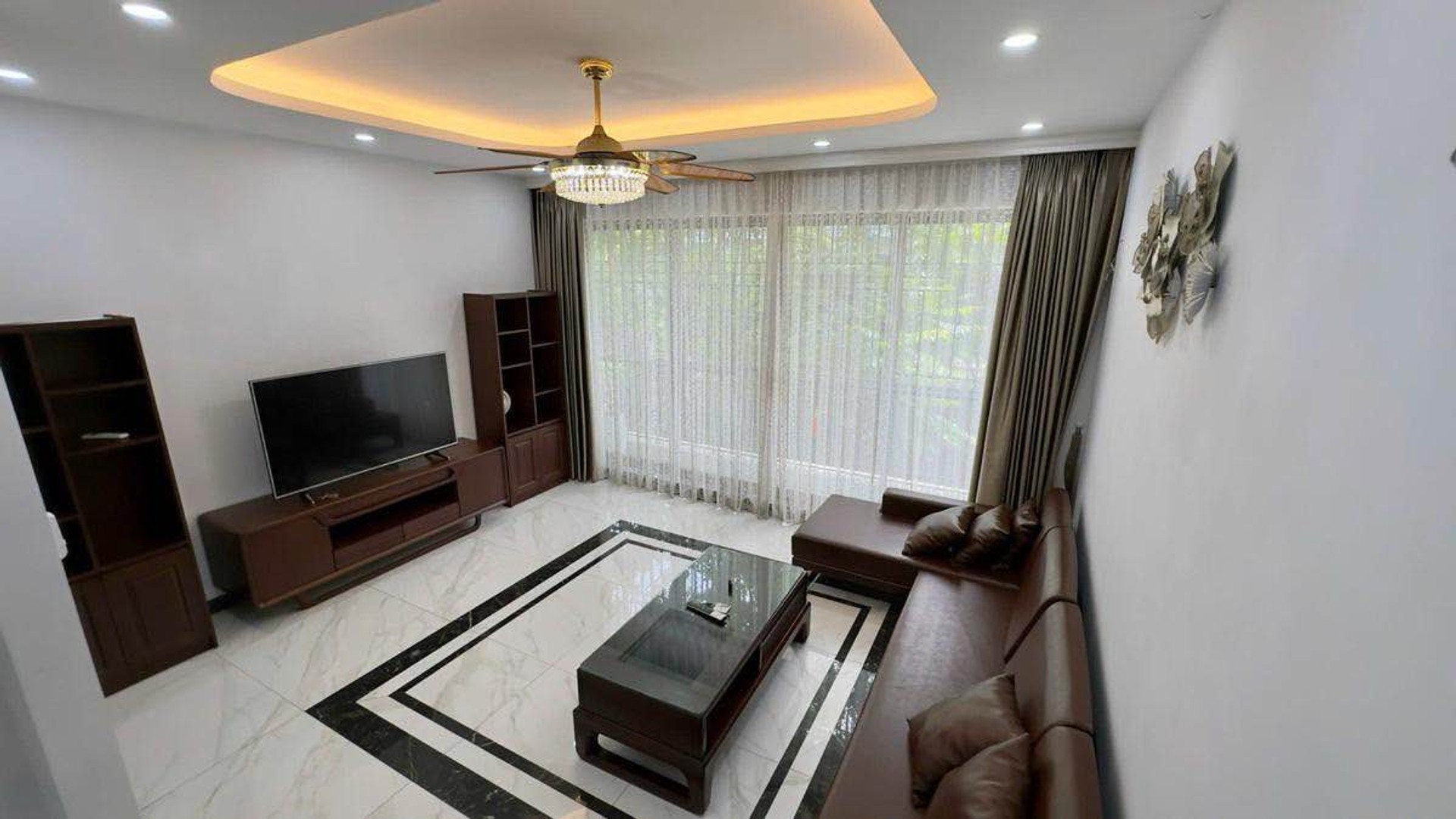Bán nhà về quê Việt Hưng 12 tỷ thang máy,60m sổ đỏ Long Biên 3