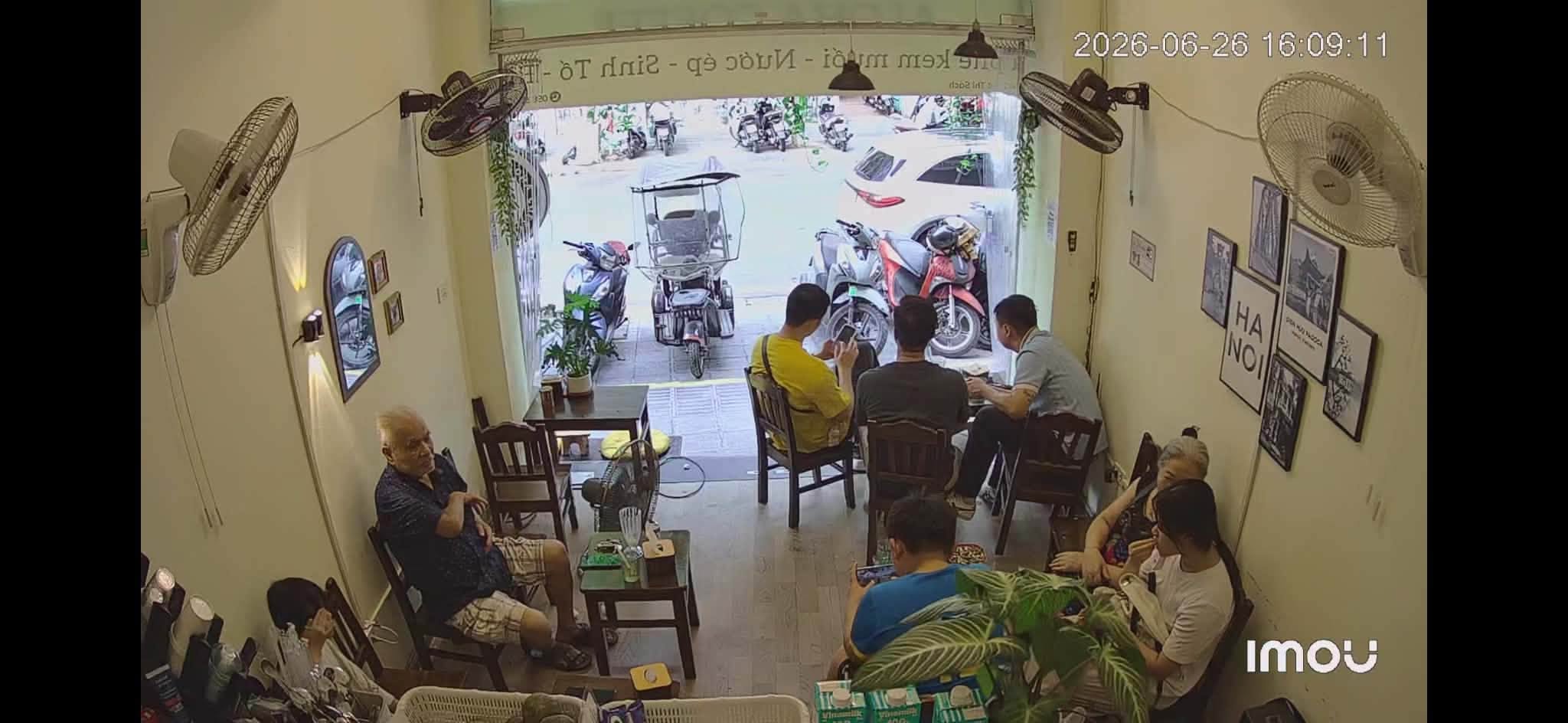 SANG NHƯỢNG QUÁN CÀ PHÊ – NHẬN QUÁN BÁN NGAY TẠI 30 THI SÁCH 4