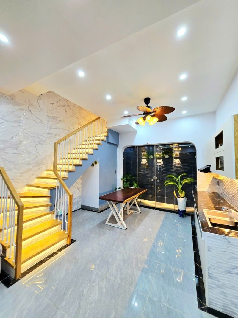 Bán nhà 4 tầng 50m2 đường Nguyễn Duy Trinh, P. Trường Thạnh, Q9. TP HCM. Giá 4,99  tỷ. Sổ hồng 2