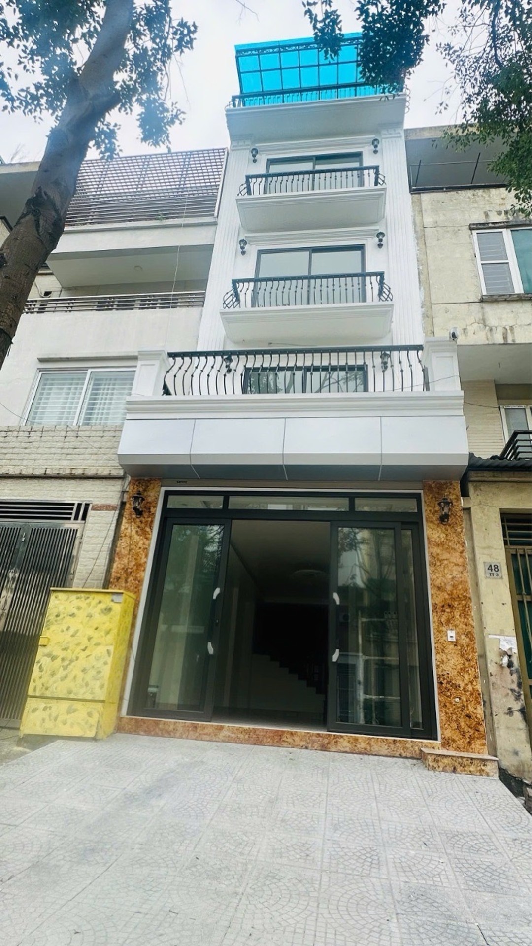 Chuyển nhà Đức Giang Long Biên 9 tỷ 50m gần phố lớn đường to 2
