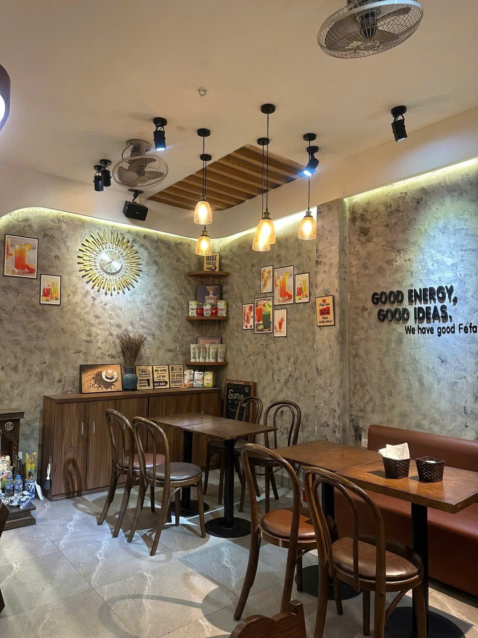 Sang nhượng quán cafe mặt ngõ ô tô tránh Đỗ Quang - Cầu Giấy 4