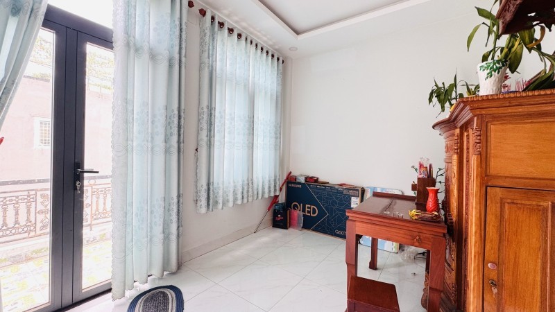 Bán nhà 3 tầng, 68m2,  đường Số 5, Linh Xuân, Thủ Đức. TP HCM. Sổ hồng riêng, giá 3,69  tỷ. 4