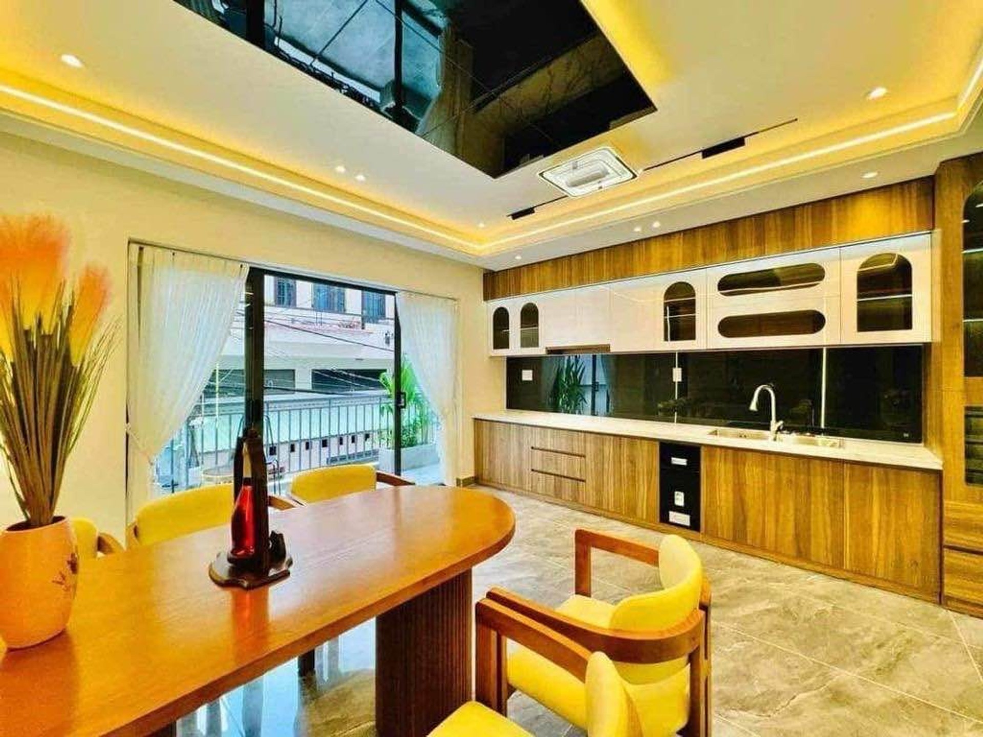 Phố Việt Hưng 10 tỷ thang máy,50m sổ đỏ Long Biên 3