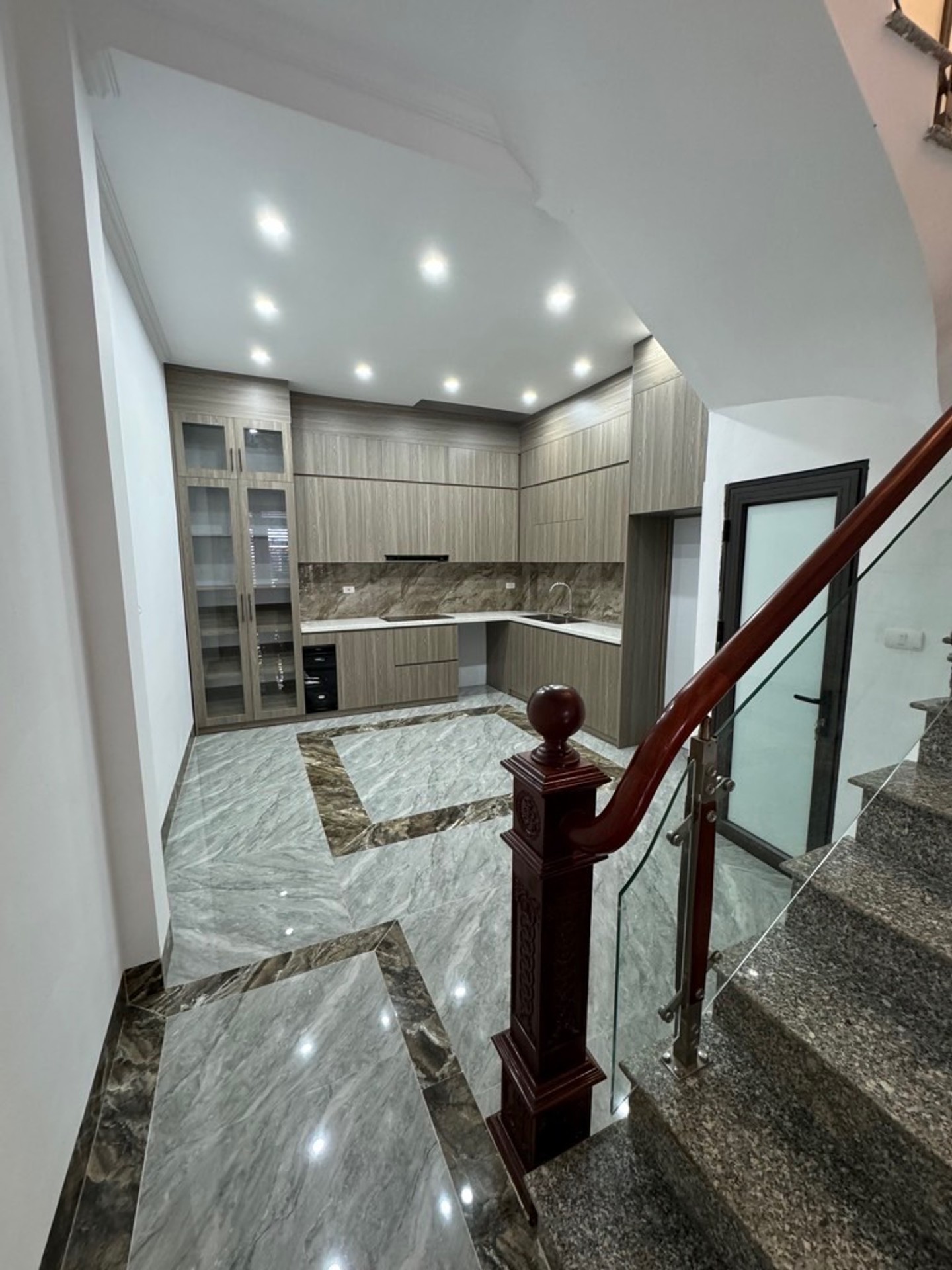 Bán gấp Ngọc Thụy Phân Lô 12 tỷ 60m ô tô đỗ,Long Biên 4