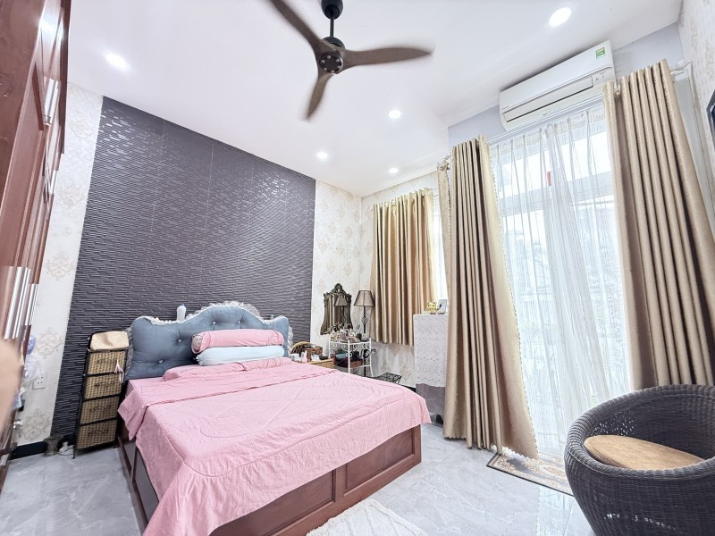 Bán nhà 4 tầng, đường 494 Tăng Nhơn Phú A, Quận 9, Thủ Đức, TP HCM. DT  50m2, sổ hồng riêng. Giá 3