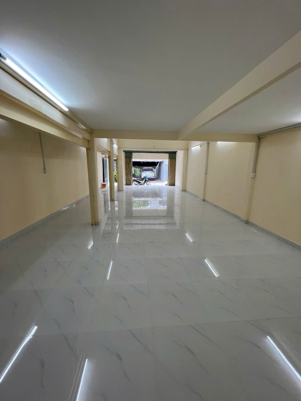 CHO THUÊ NHÀ LÀM KHO,XƯỞNG..HẺM XE TẢI ĐƯỜNG SỐ 38 HIỆP BÌNH CHÁNH,6M X 17M TRỐNG SUỐT. 4