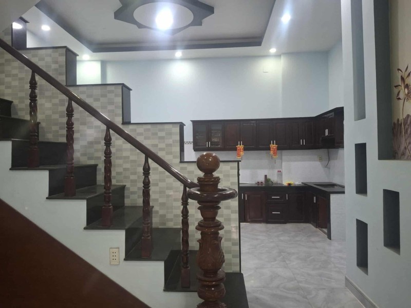 Bán nhà 96m2  đường Gò Cát, Phú Hữu, Q9, Thủ Đức, TP HCM, 3 tầng, sổ hồng. Giá 6,45 tỷ. 2