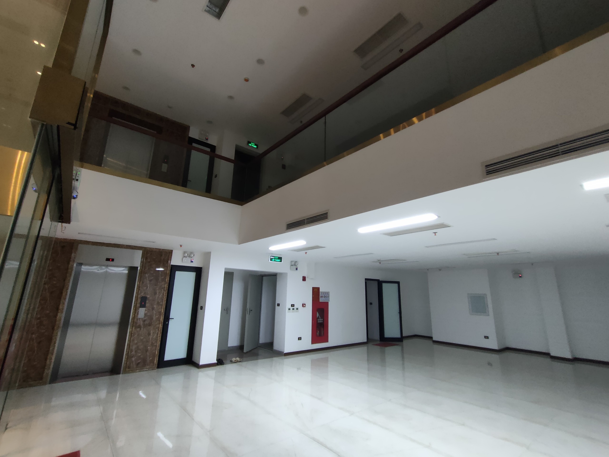 Bán Nhà mặt phố Cầu Giấy 210m2, MT 8m, 2 mặt thoáng, vỉa hè đá bóng, kinh doanh 160 Tỷ 4