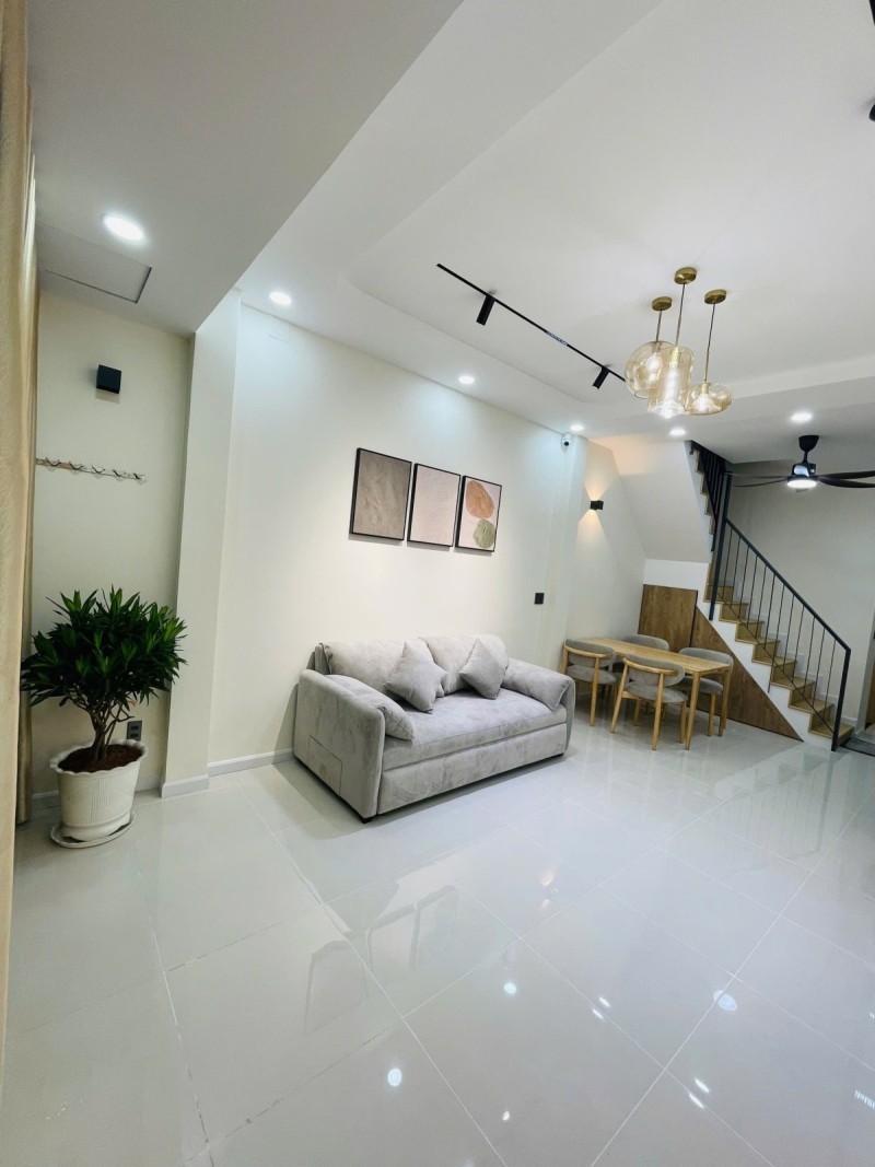 Bán nhà đường số 34, Linh Đông, Thủ Đức, TP HCM. DT 40m2, 2 tầng, sổ hồng riêng, giá 4.73  tỷ. 3