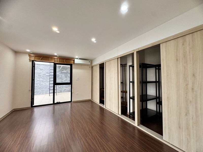 Bán Nhà Lô Góc Ngõ 999 Bát Khối 137,5m2 - Mặt Tiền Khủng 11.5m Nở Hậu - Giá Lộc Cực Tốt 6