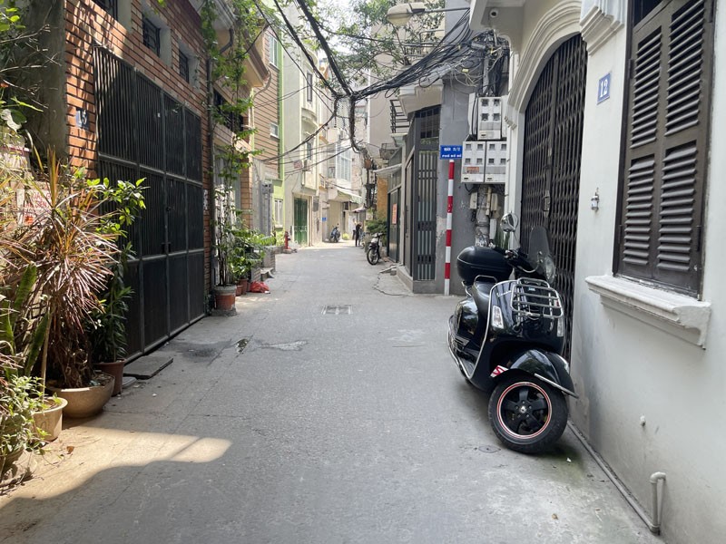 Bán đất mặt ngõ 12 Bồ Đề: 43,8m2, đường thông ô tô 7 chỗ, cầu Chương Dương, sang phố chỉ 5p 3