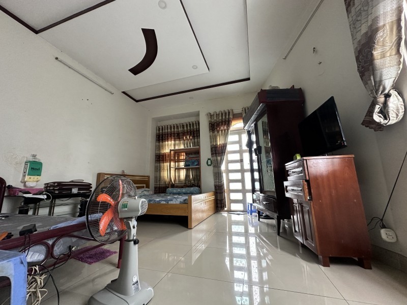 Bán nhà 4 tầng 88m2 đường Số 5, Linh Xuân, Thủ Đức, TP HCM, sổ hồng riêng. Giá 6,68 tỷ. 3