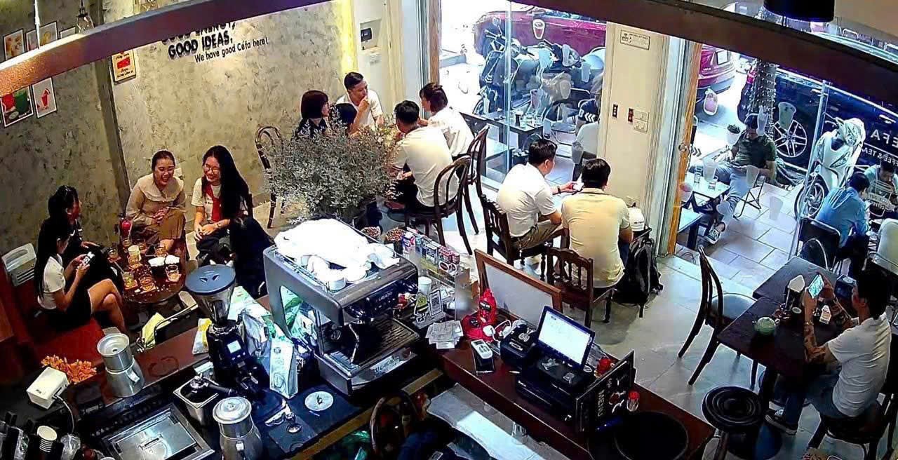 Sang nhượng quán cafe mặt ngõ ô tô tránh Đỗ Quang - Cầu Giấy 2