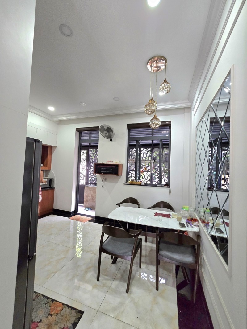 Bán nhà đường Man Thiện, Tăng Nhơn Phú A, Q9, Thủ Đức, TP HCM. DT 72m2, 4 tầng, SHR. Giá 9,5 tỷ. 2