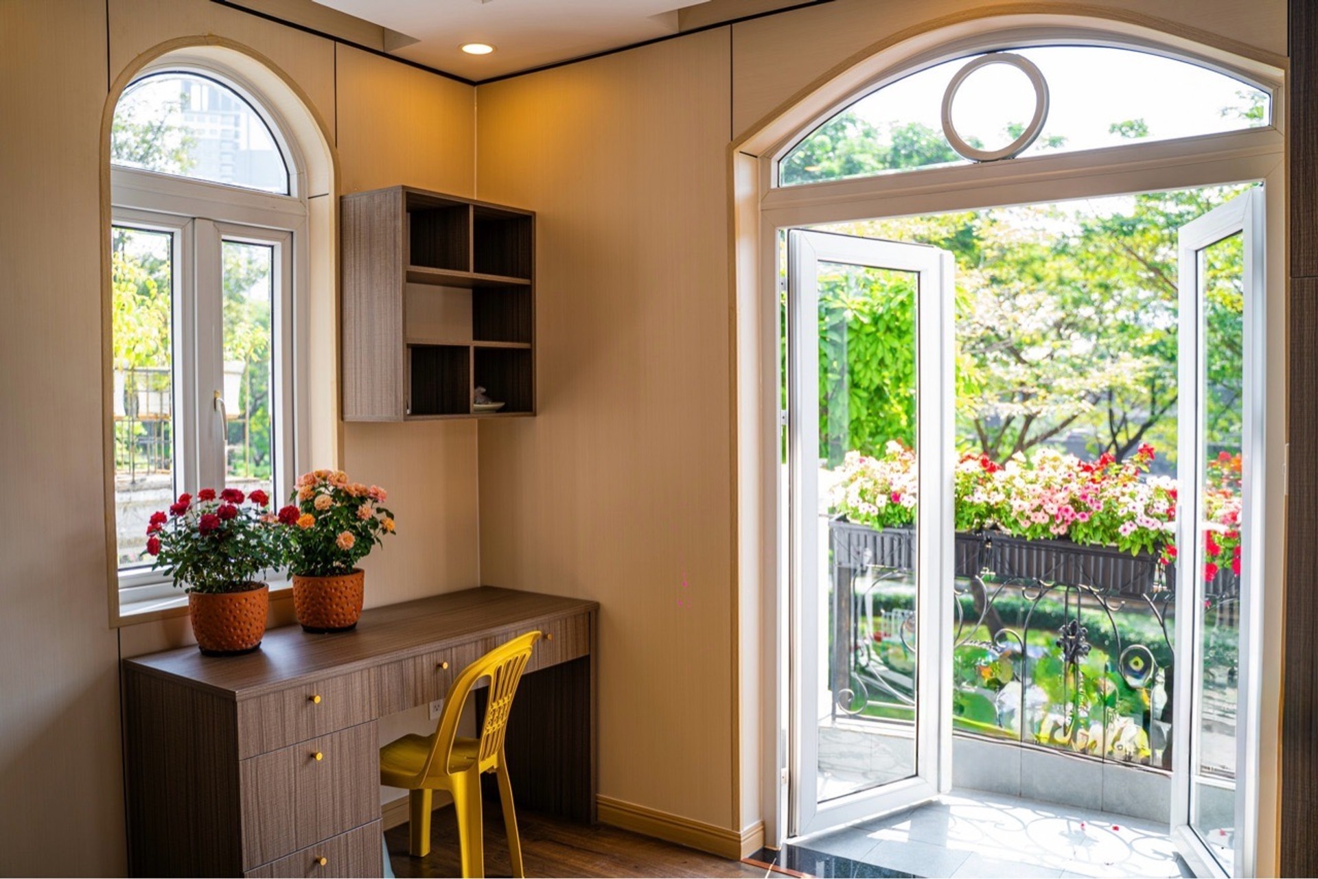 Bán nhà KDC Phú Lợi, đường Lê Bôi 10x20 căn góc 2 mặt tiền 6 tầng có hầm chỉ 22 tỷ TL 3