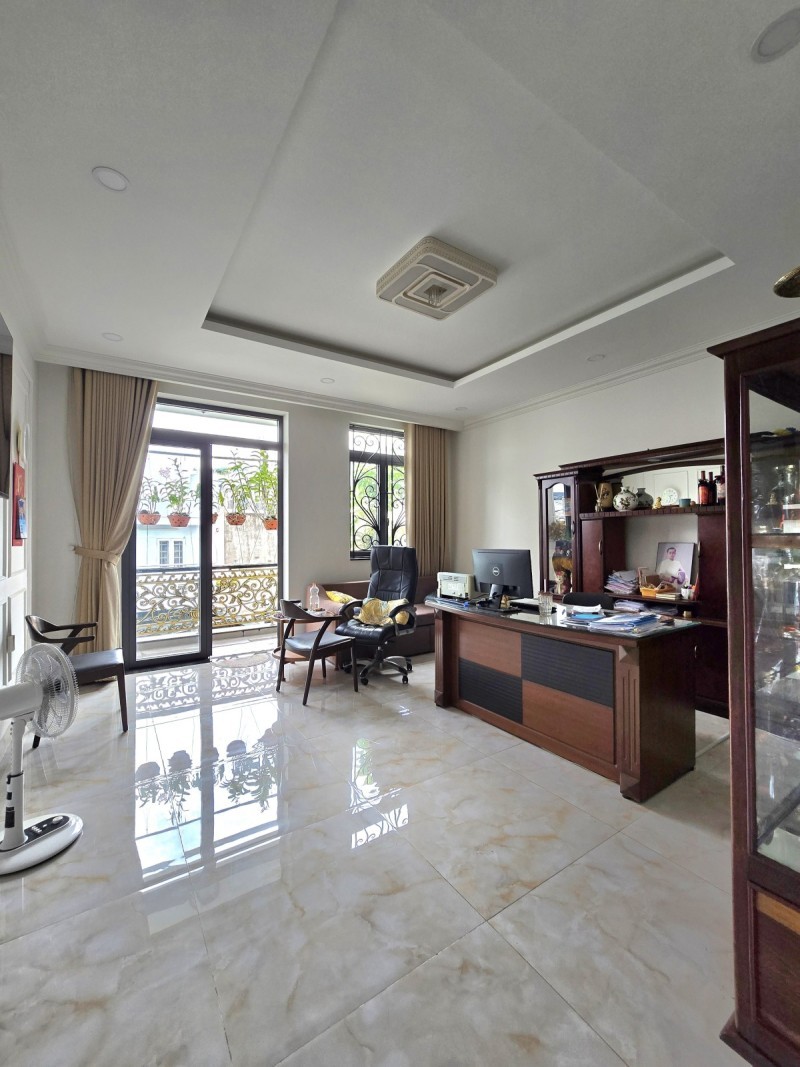 Bán nhà đường Man Thiện, Tăng Nhơn Phú A, Q9, Thủ Đức, TP HCM. DT 72m2, 4 tầng, SHR. Giá 9,5 tỷ. 3