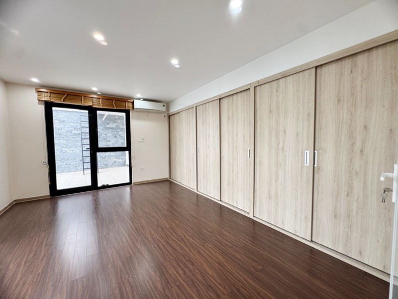 Bán Nhà Lô Góc Ngõ 999 Bát Khối 137,5m2 - Mặt Tiền Khủng 11.5m Nở Hậu - Giá Lộc Cực Tốt 9