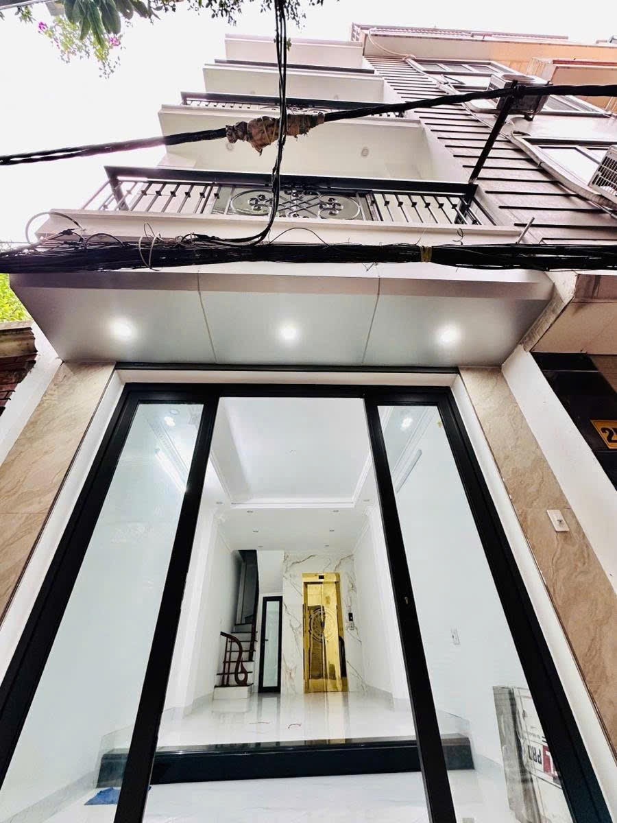 Cần bán Nhà mặt tiền đường Trương Định, Phường Hoàng Văn Thụ, Diện tích 34m², Giá 7.6 Tỷ