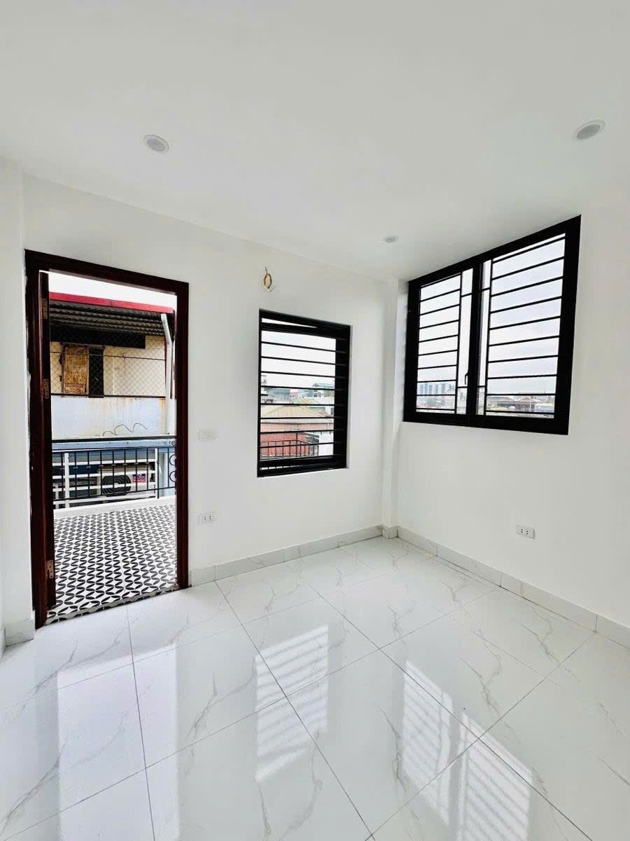 Cần bán Nhà mặt tiền đường Trương Định, Phường Hoàng Văn Thụ, Diện tích 34m², Giá 7.6 Tỷ 2