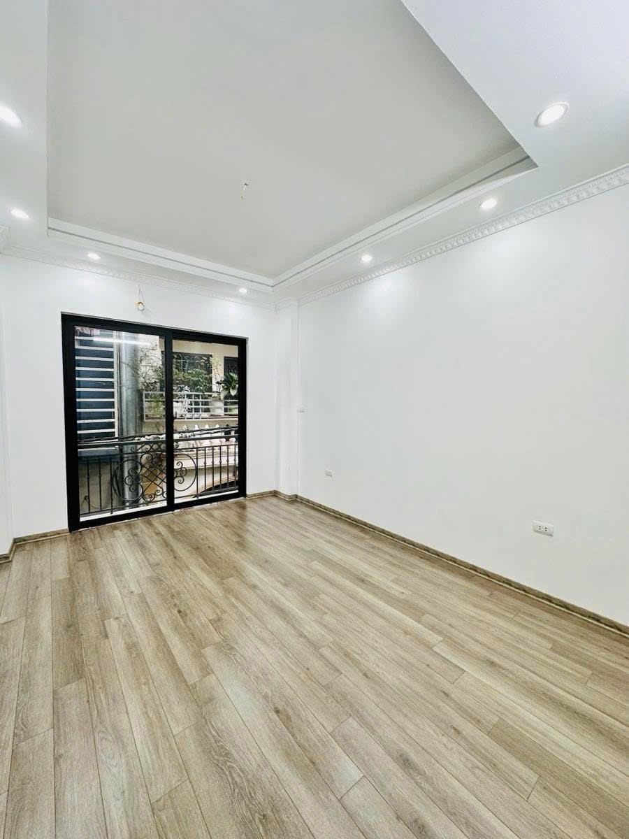 Cần bán Nhà mặt tiền đường Trương Định, Phường Hoàng Văn Thụ, Diện tích 34m², Giá 7.6 Tỷ 3