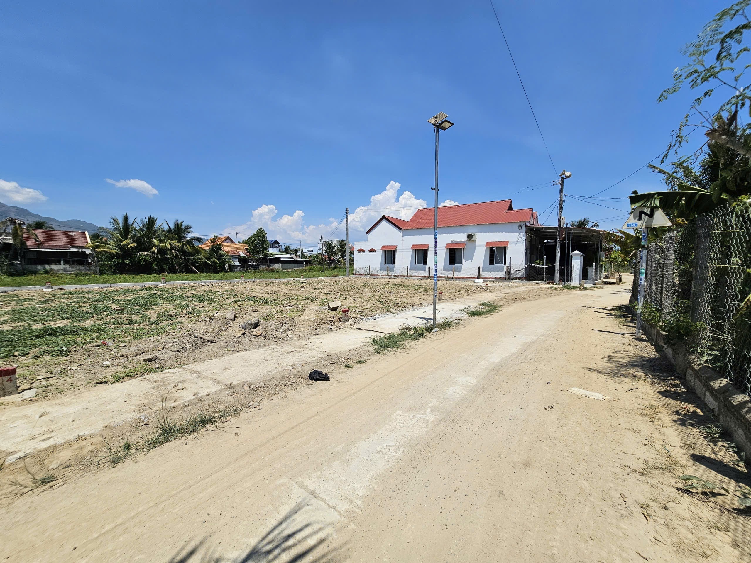 Bán đất Diên Phú giá rẻ đường thông sát bên trục đường Miên Hoa 2