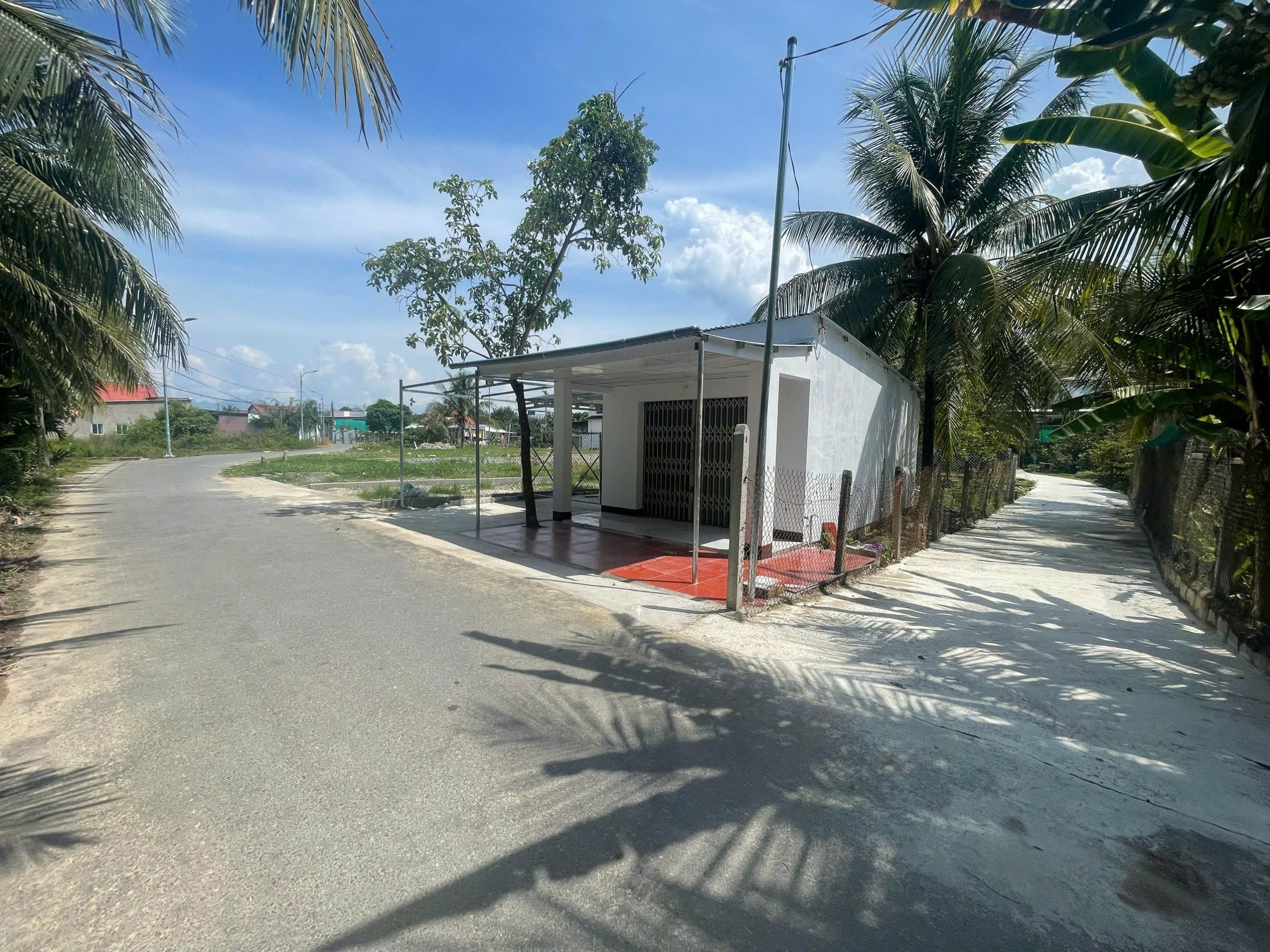 Bán đất Diên Phước mặt tiền đường Xóm Bầu gần HL39 tặng nhà cấp 4 vừa ở vừa kinh doanh