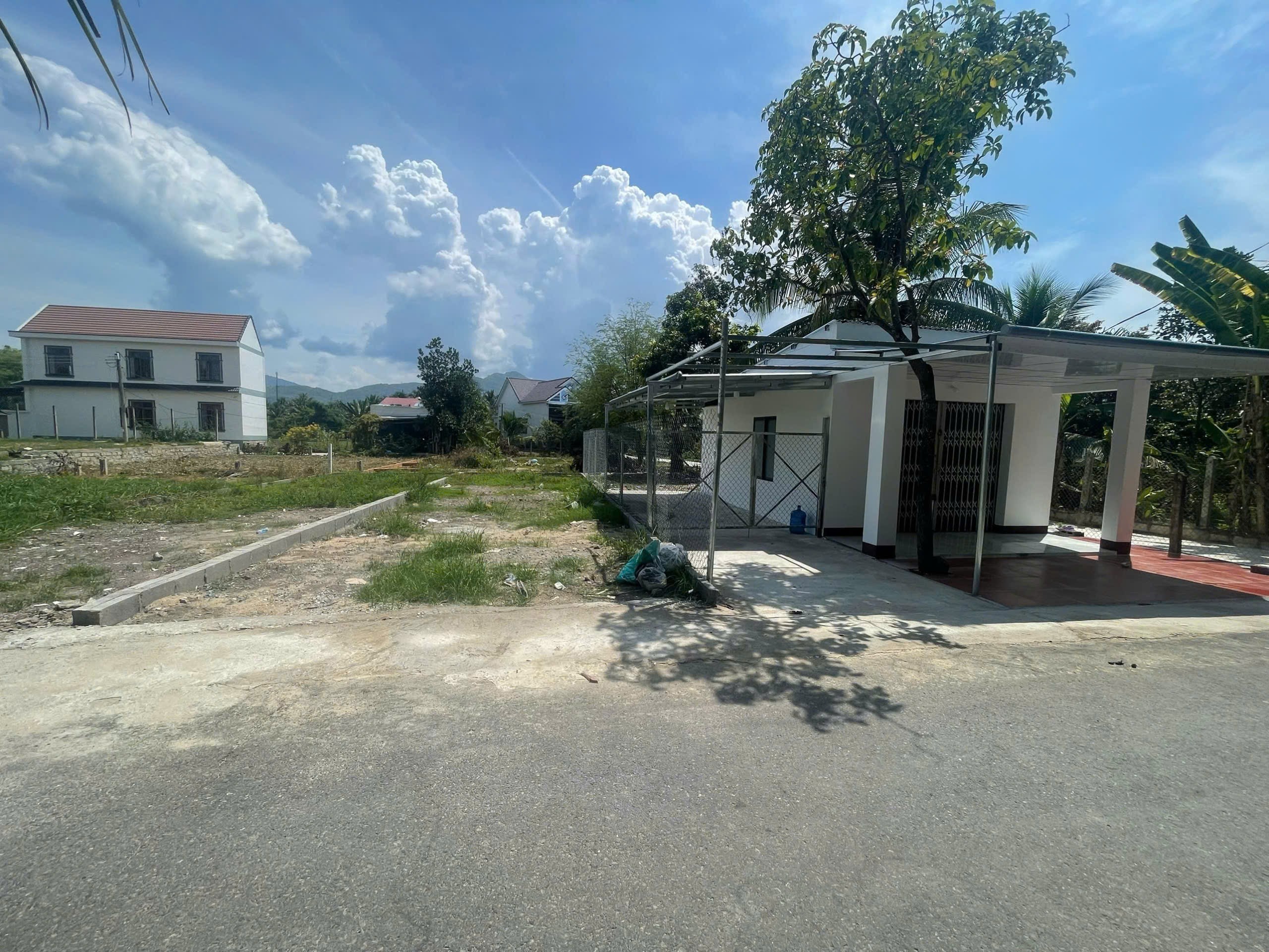 Bán đất Diên Phước mặt tiền đường Xóm Bầu gần HL39 tặng nhà cấp 4 vừa ở vừa kinh doanh 2