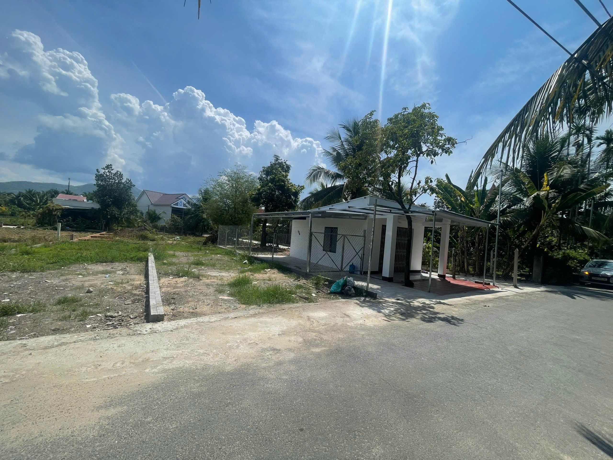 Bán đất Diên Phước mặt tiền đường Xóm Bầu gần HL39 tặng nhà cấp 4 vừa ở vừa kinh doanh 3