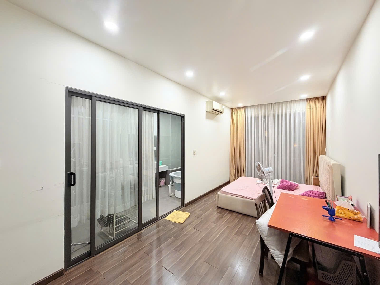 NHÀ MẶT TIỀN KHU SÂN BAY - 78m2 (5.3×15) - 7 TẦNG TIỆN LÀM VP CTY - 22 TỶ 11