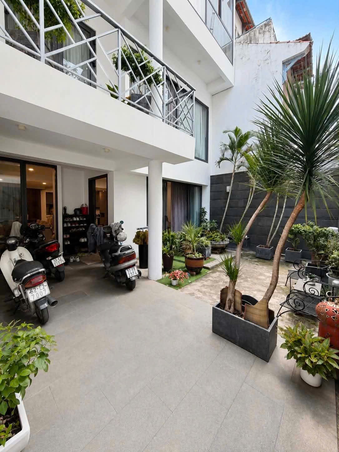 BIỆT THỰ PHÚ NHUẬN - 4 TẦNG BỀ THẾ - 157M² NỞ HẬU 20M - 8PN - 26,7 TỶ 27