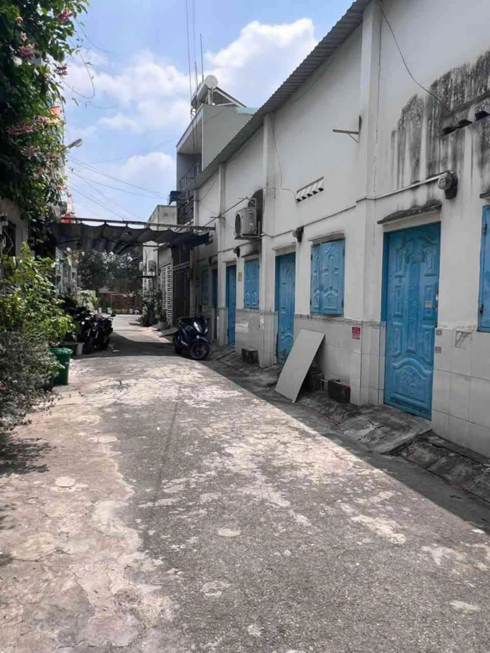 CHỦ CÂN BÁN GẤP -DÃY TRỌ 15 PHÒNG DONG TIEN240TRIEU/NĂM GIÁ 15TY 2