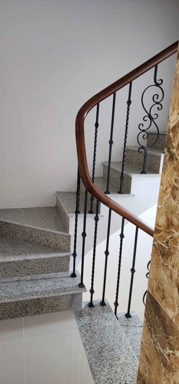 Nhà mình cho thuê nhà, Lê Văn Lương, Khuất Duy Tiến, 182m2x 2T -48 tr 2